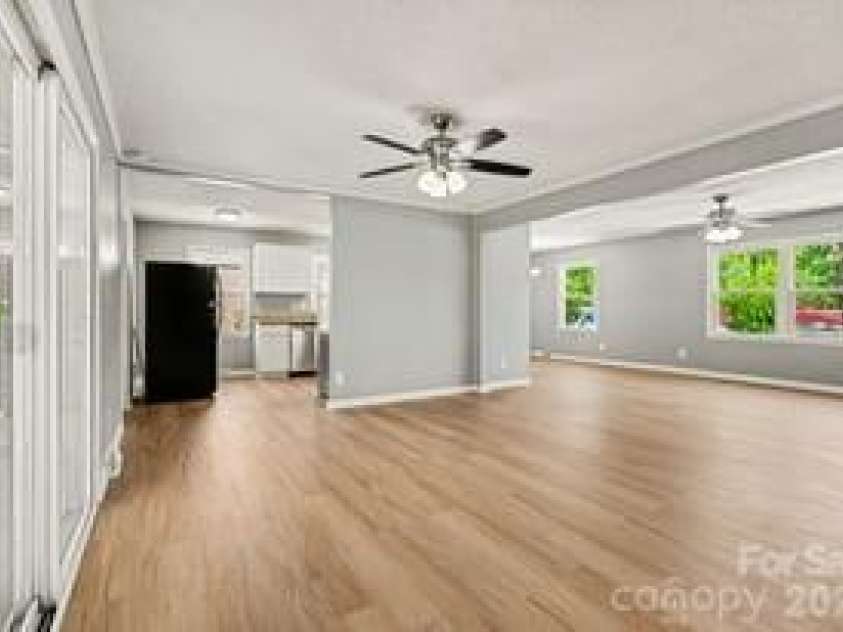 7040 Idlewild Road, Charlotte, NC 28212.  MLS# CAR4373418, YatesRealty ID 28620. 