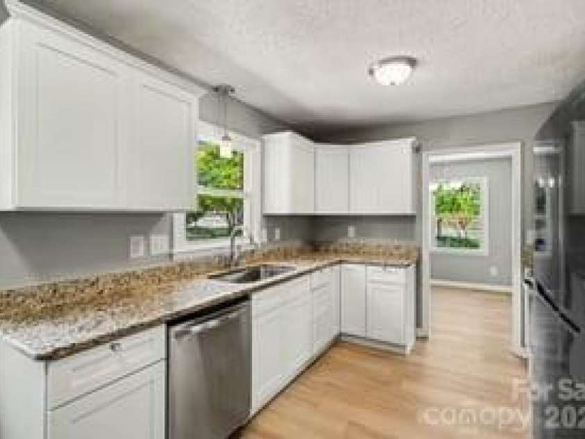 7040 Idlewild Road, Charlotte, NC 28212.  MLS# CAR4373418, YatesRealty ID 28620. 