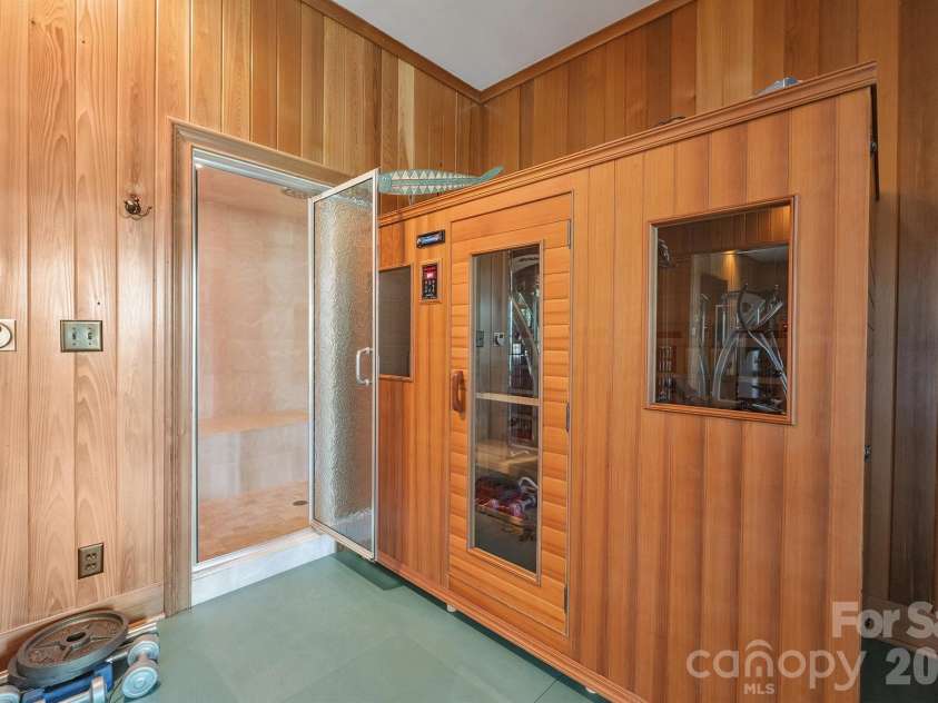 1515 Baltusrol Drive, Denver, NC 28037.  MLS# CAR4224856, YatesRealty ID 28621. Spa-Style Sauna & Steam Bath for Wellness and Recovery.