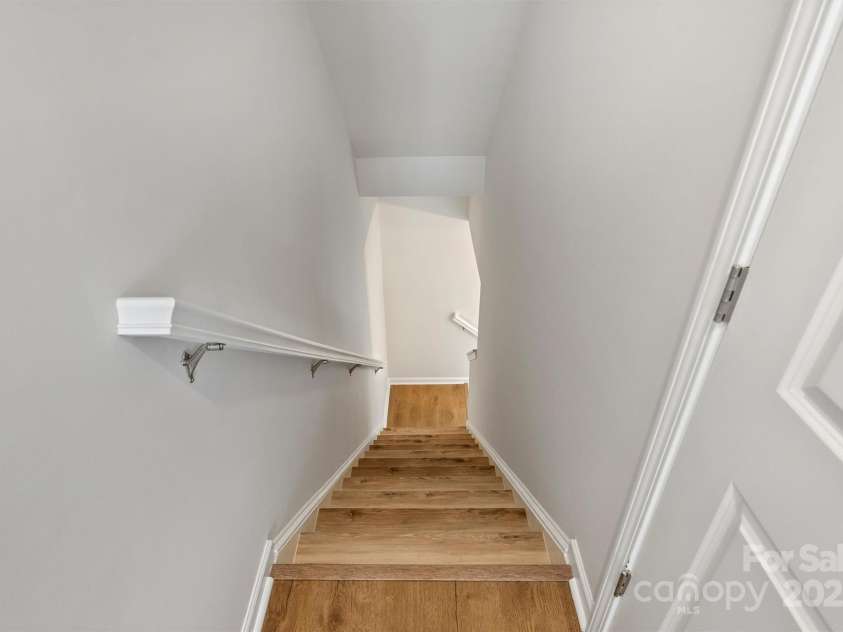 2405 Via del Conte Alley, Charlotte, NC 28205.  MLS# CAR4284982, YatesRealty ID 28622. 