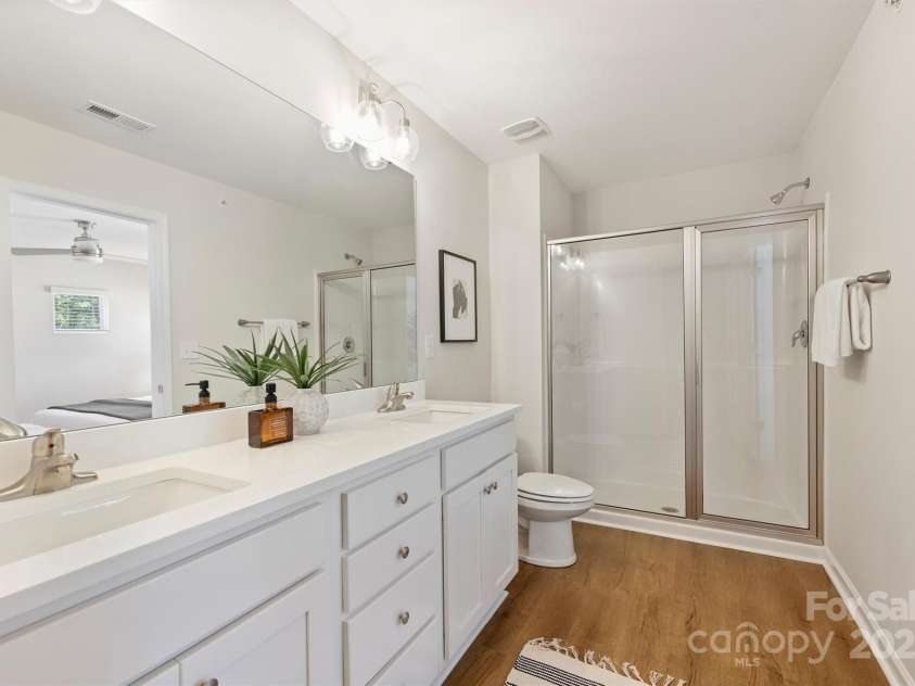 2405 Via del Conte Alley, Charlotte, NC 28205.  MLS# CAR4284982, YatesRealty ID 28622. 