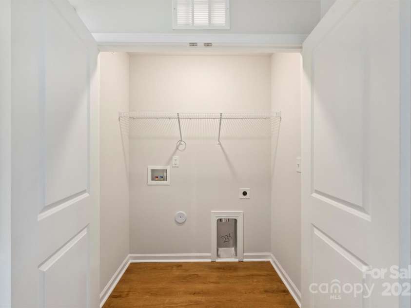 2405 Via del Conte Alley, Charlotte, NC 28205.  MLS# CAR4284982, YatesRealty ID 28622. 