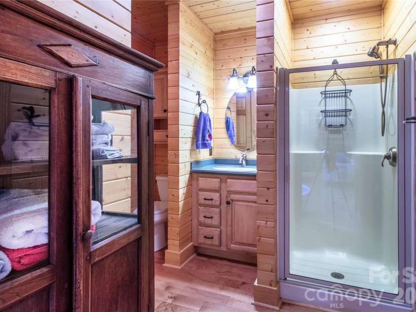 82 Sky Vista Lane, Hendersonville, NC 28792.  MLS# CAR4386634, YatesRealty ID 28622. 