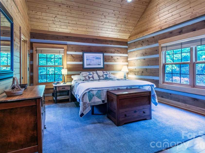 82 Sky Vista Lane, Hendersonville, NC 28792.  MLS# CAR4386634, YatesRealty ID 28622. 