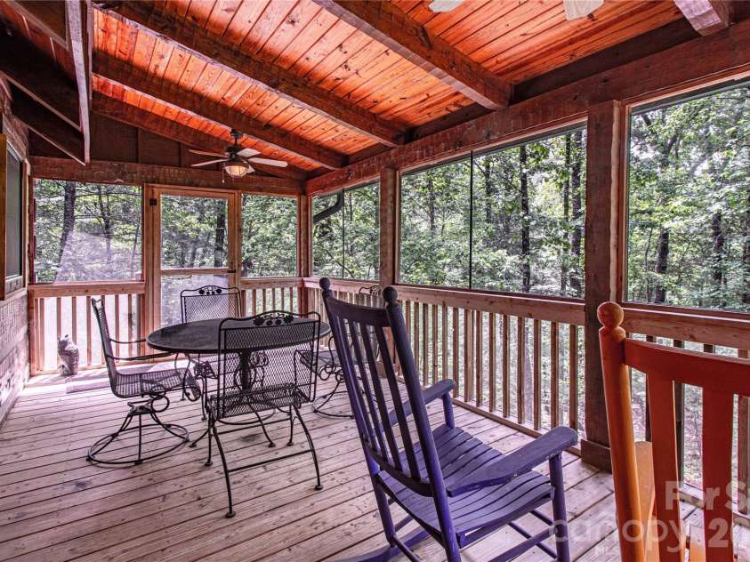 82 Sky Vista Lane, Hendersonville, NC 28792.  MLS# CAR4386634, YatesRealty ID 28622. 