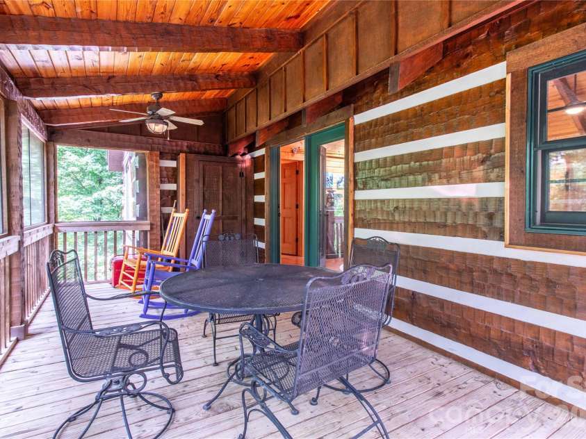 82 Sky Vista Lane, Hendersonville, NC 28792.  MLS# CAR4386634, YatesRealty ID 28622. 