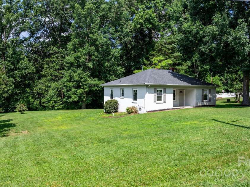 921 Spencer Road, Conover, NC 28613.  MLS# CAR4272175, YatesRealty ID 28623. 