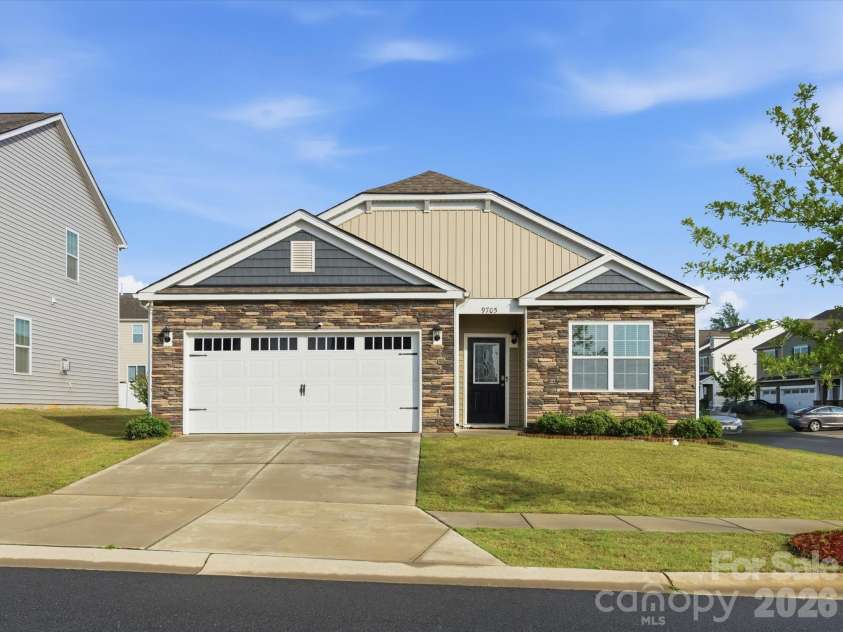 9705 Tea Garden Drive, Gastonia, NC 28056.  MLS# CAR4388936, YatesRealty ID 28625. 