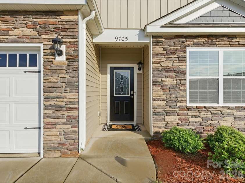 9705 Tea Garden Drive, Gastonia, NC 28056.  MLS# CAR4388936, YatesRealty ID 28625. 