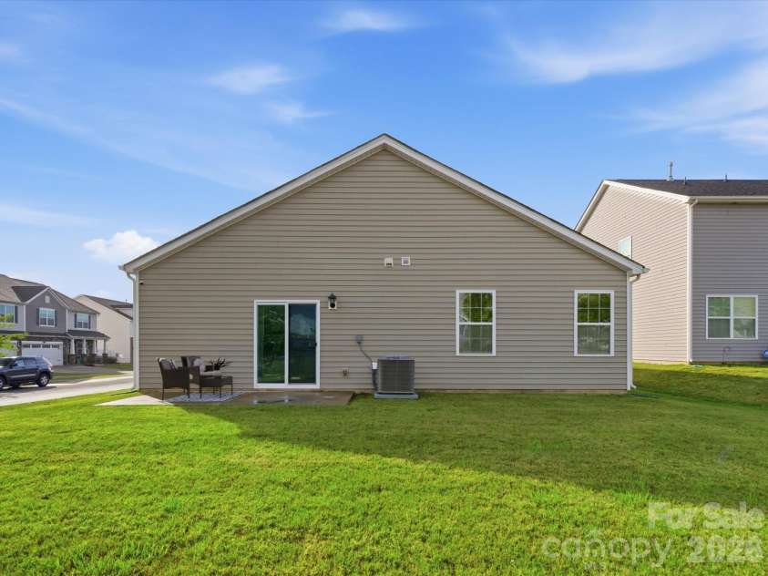 9705 Tea Garden Drive, Gastonia, NC 28056.  MLS# CAR4388936, YatesRealty ID 28625. 