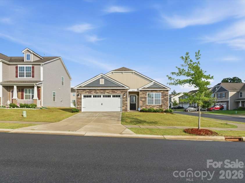 9705 Tea Garden Drive, Gastonia, NC 28056.  MLS# CAR4388936, YatesRealty ID 28625. 
