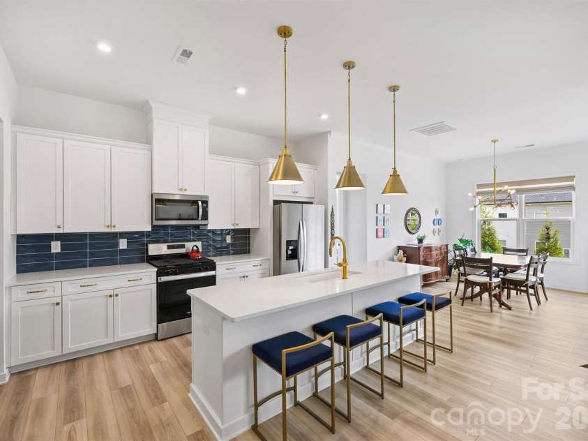 8044 Brookbank Drive, Charlotte, NC 28269.  MLS# CAR4387467, YatesRealty ID 28626. 