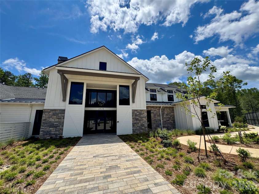 8044 Brookbank Drive, Charlotte, NC 28269.  MLS# CAR4387467, YatesRealty ID 28626. Amenity Center
