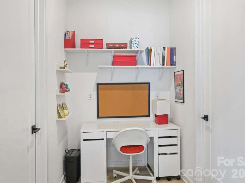 8044 Brookbank Drive, Charlotte, NC 28269.  MLS# CAR4387467, YatesRealty ID 28626. Main Level Work Station
