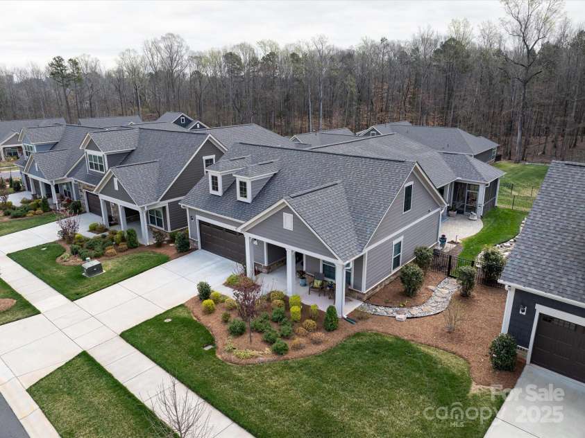 2011 Trailwood Drive, Matthews, NC 28104.  MLS# CAR4234466, YatesRealty ID 28628. 