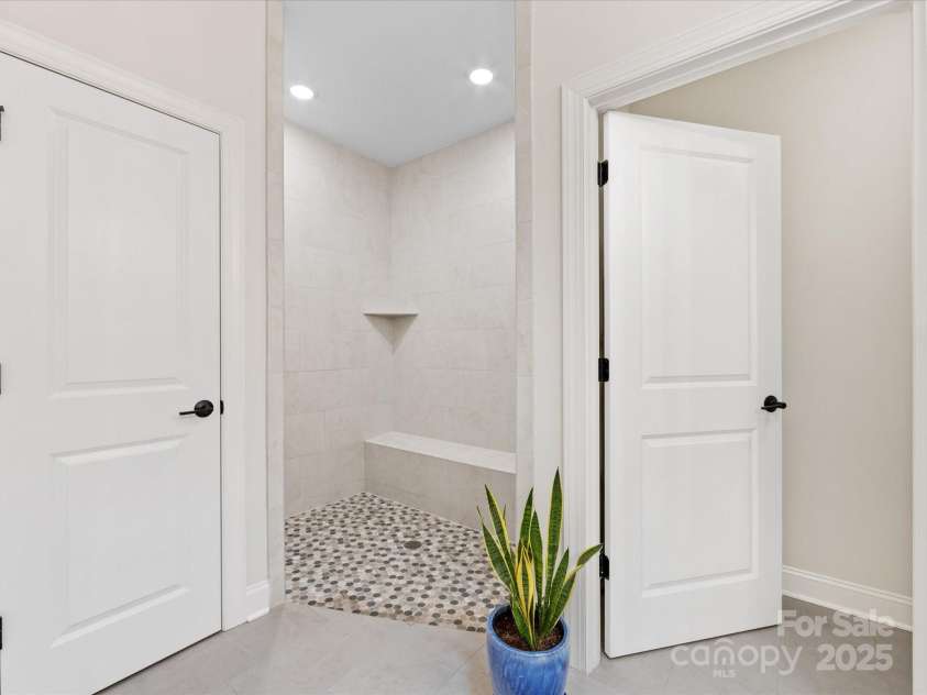 2011 Trailwood Drive, Matthews, NC 28104.  MLS# CAR4234466, YatesRealty ID 28628. 