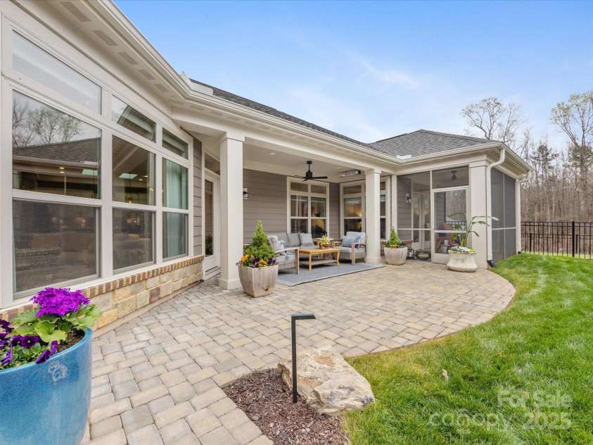 2011 Trailwood Drive, Matthews, NC 28104.  MLS# CAR4234466, YatesRealty ID 28628. 