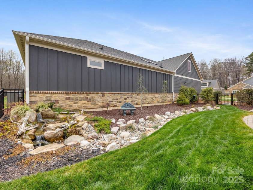 2011 Trailwood Drive, Matthews, NC 28104.  MLS# CAR4234466, YatesRealty ID 28628. 