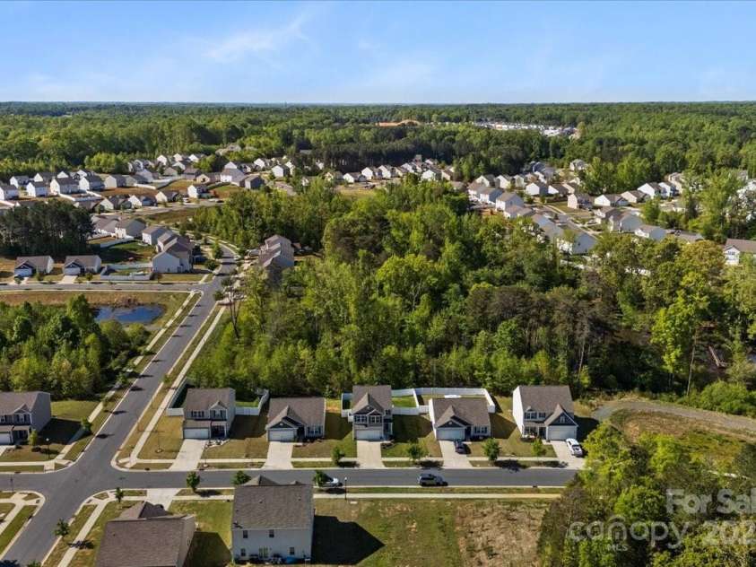 7113 Amberly Hills Road, Charlotte, NC 28215.  MLS# CAR4248581, YatesRealty ID 28629. 