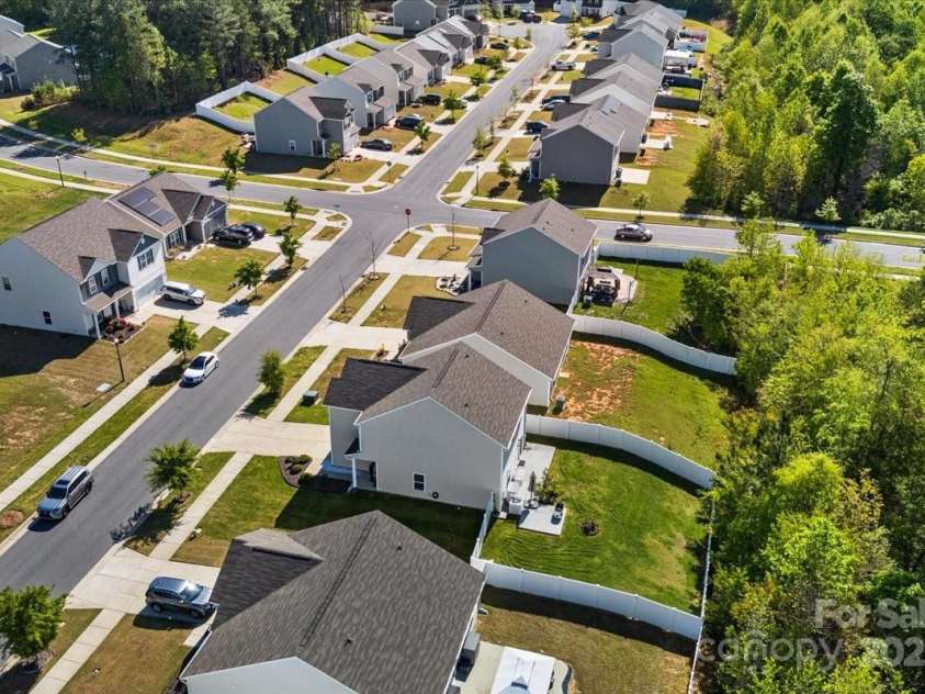 7113 Amberly Hills Road, Charlotte, NC 28215.  MLS# CAR4248581, YatesRealty ID 28629. 