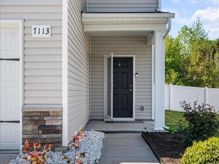 7113 Amberly Hills Road, Charlotte, NC 28215.  MLS# CAR4248581, YatesRealty ID 28629. 