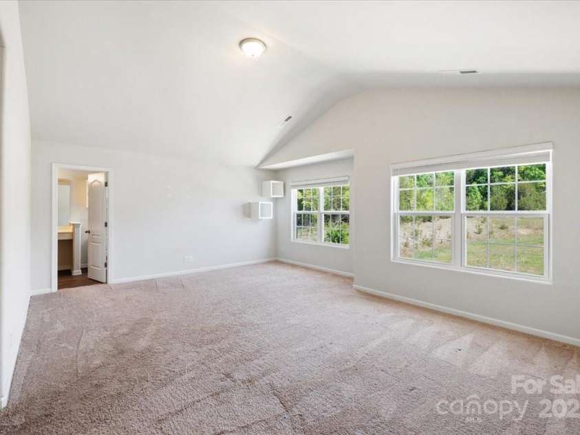 7113 Amberly Hills Road, Charlotte, NC 28215.  MLS# CAR4248581, YatesRealty ID 28629. 
