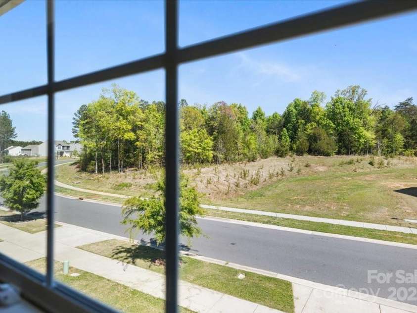 7113 Amberly Hills Road, Charlotte, NC 28215.  MLS# CAR4248581, YatesRealty ID 28629. 