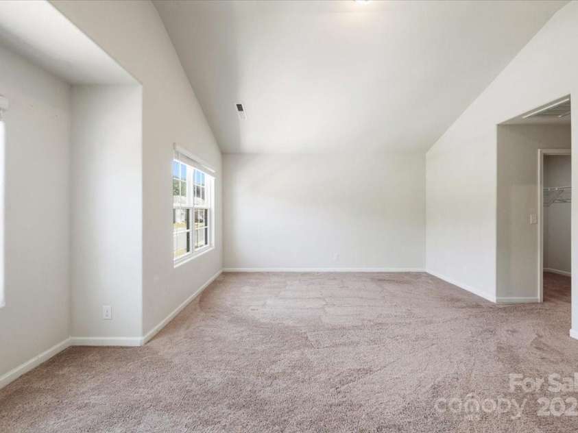 7113 Amberly Hills Road, Charlotte, NC 28215.  MLS# CAR4248581, YatesRealty ID 28629. 