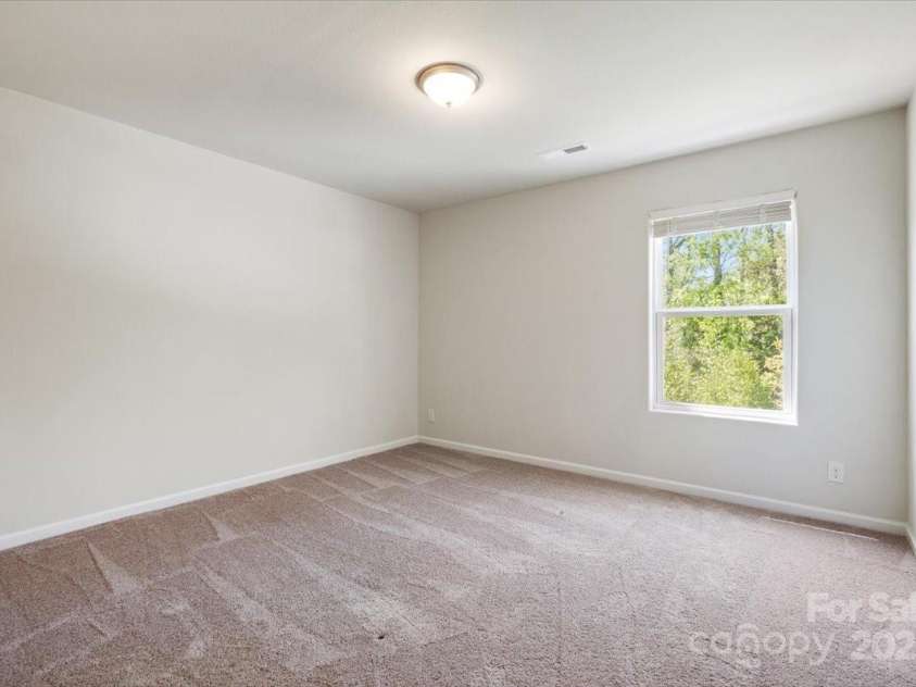 7113 Amberly Hills Road, Charlotte, NC 28215.  MLS# CAR4248581, YatesRealty ID 28629. 