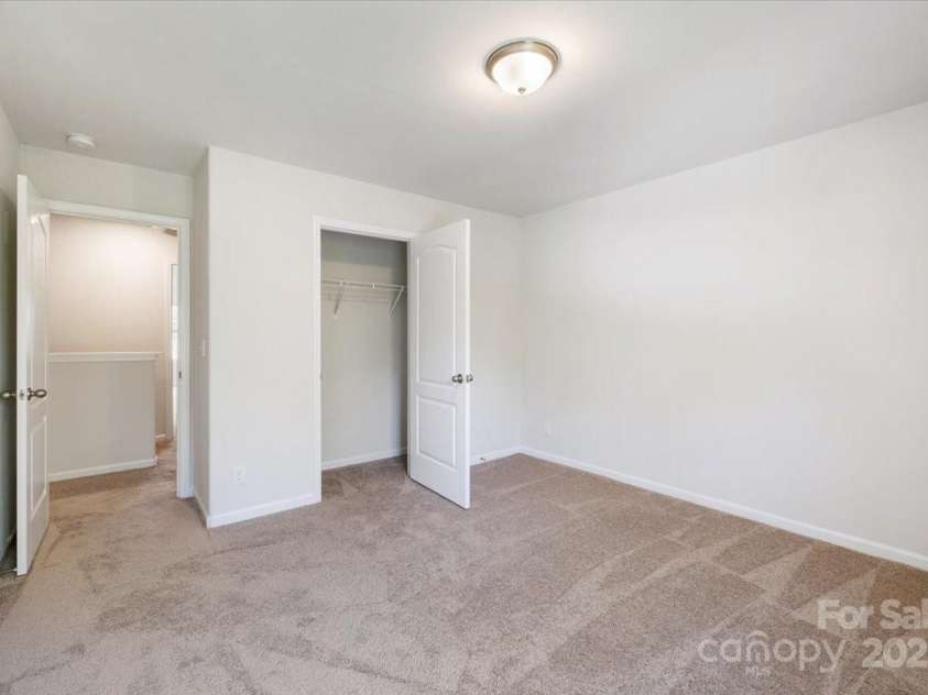 7113 Amberly Hills Road, Charlotte, NC 28215.  MLS# CAR4248581, YatesRealty ID 28629. 