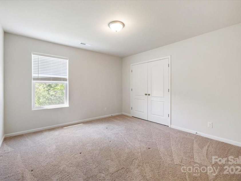 7113 Amberly Hills Road, Charlotte, NC 28215.  MLS# CAR4248581, YatesRealty ID 28629. 
