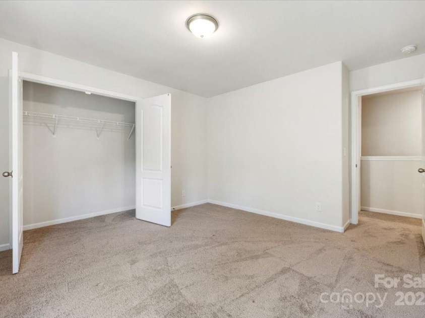 7113 Amberly Hills Road, Charlotte, NC 28215.  MLS# CAR4248581, YatesRealty ID 28629. 