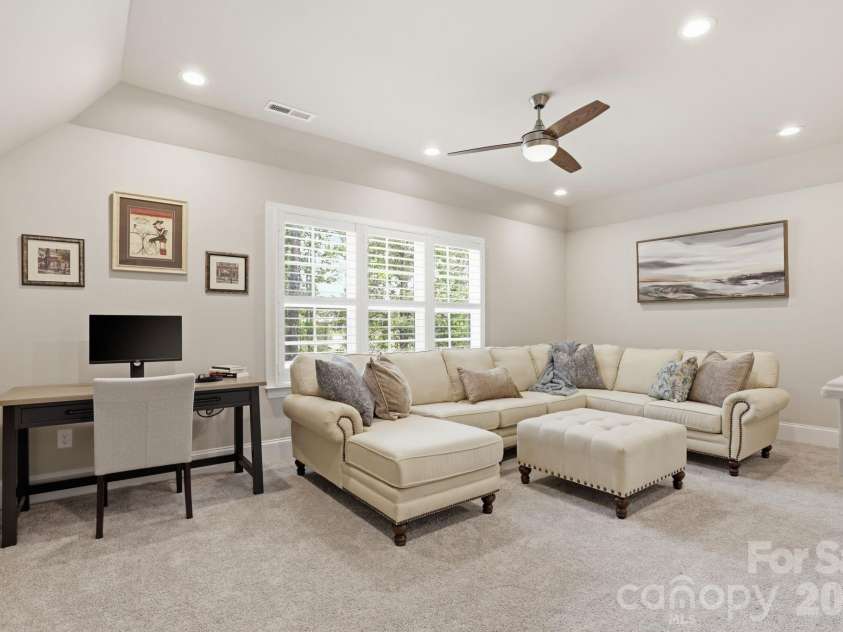 9823 Ardley Park Way, Mint Hill, NC 28227.  MLS# CAR4387355, YatesRealty ID 28629. Loft area