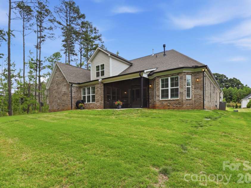 9823 Ardley Park Way, Mint Hill, NC 28227.  MLS# CAR4387355, YatesRealty ID 28629. Rear yard