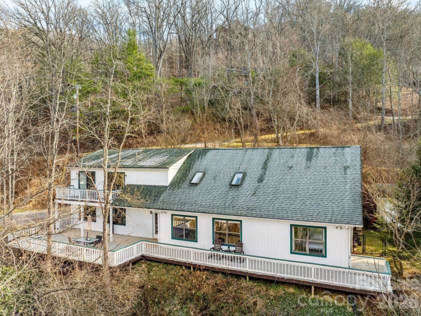 53 Hackberry Lane, Waynesville, NC 28785.  MLS# CAR4284011, YatesRealty ID 2863. 