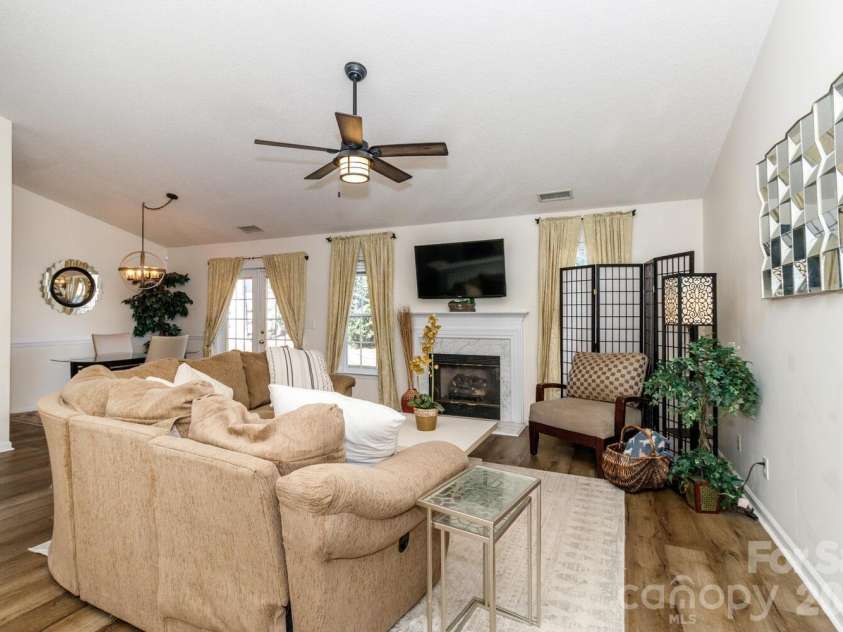 6425 Tunston Lane, Charlotte, NC 28269.  MLS# CAR4335709, YatesRealty ID 2863. 