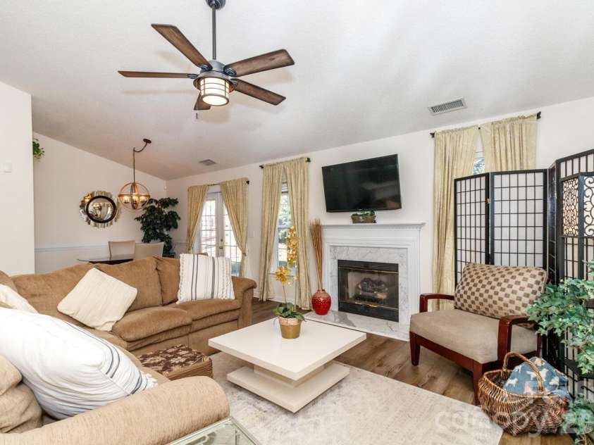 6425 Tunston Lane, Charlotte, NC 28269.  MLS# CAR4335709, YatesRealty ID 2863. 