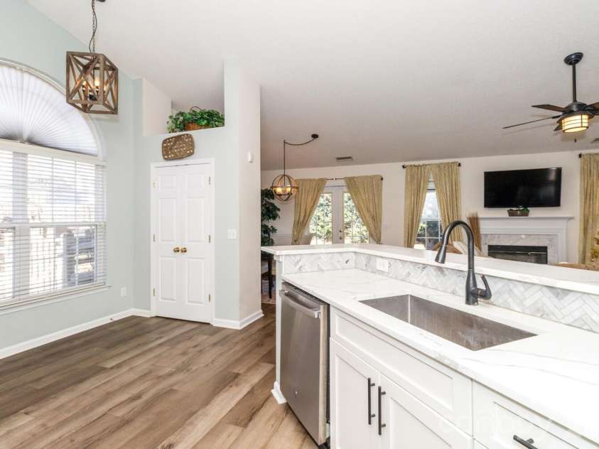 6425 Tunston Lane, Charlotte, NC 28269.  MLS# CAR4335709, YatesRealty ID 2863. 