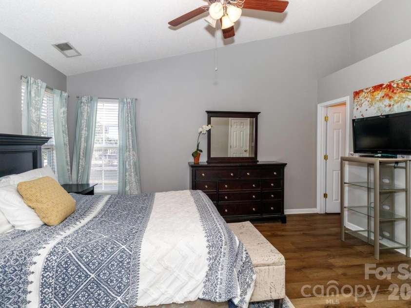 6425 Tunston Lane, Charlotte, NC 28269.  MLS# CAR4335709, YatesRealty ID 2863. 