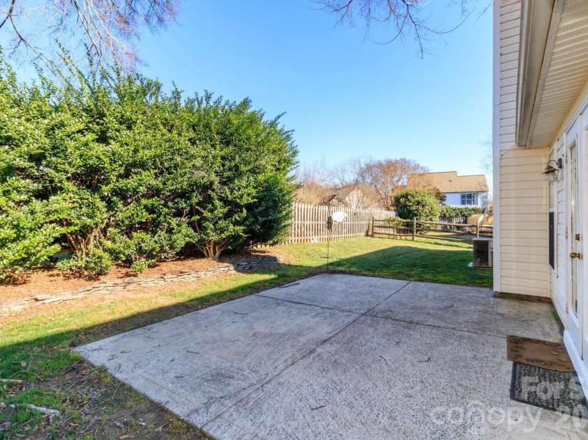 6425 Tunston Lane, Charlotte, NC 28269.  MLS# CAR4335709, YatesRealty ID 2863. 