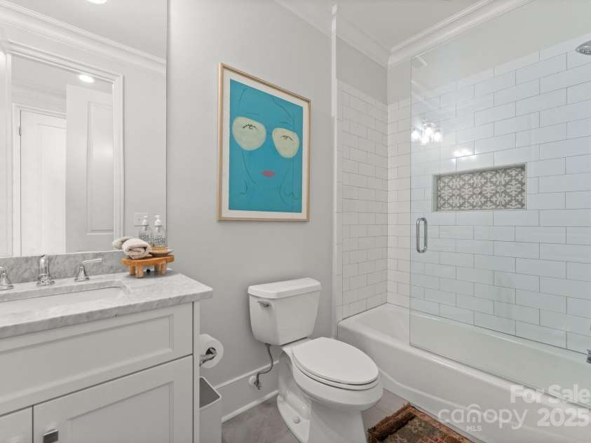 1160 Kings Drive, Charlotte, NC 28207.  MLS# CAR4261290, YatesRealty ID 28630. Full Bath 4