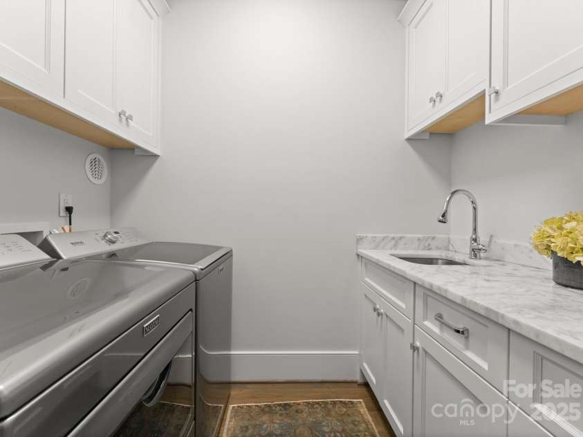 1160 Kings Drive, Charlotte, NC 28207.  MLS# CAR4261290, YatesRealty ID 28630. Laundry Room