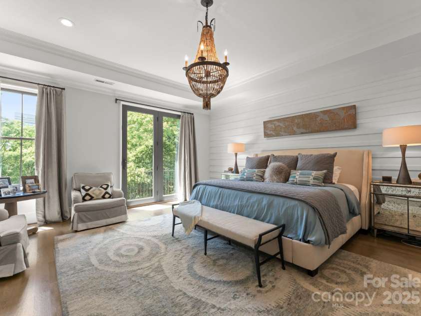1160 Kings Drive, Charlotte, NC 28207.  MLS# CAR4261290, YatesRealty ID 28630. Primary Bedroom