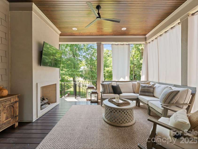 1160 Kings Drive, Charlotte, NC 28207.  MLS# CAR4261290, YatesRealty ID 28630. Screened Porch
