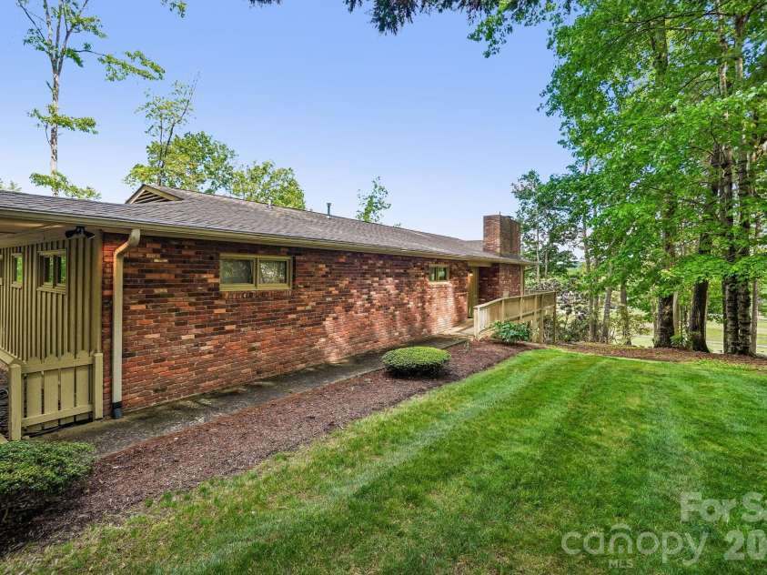 3 Greenbriar Woods Circle, Etowah, NC 28729.  MLS# CAR4380056, YatesRealty ID 28630. 