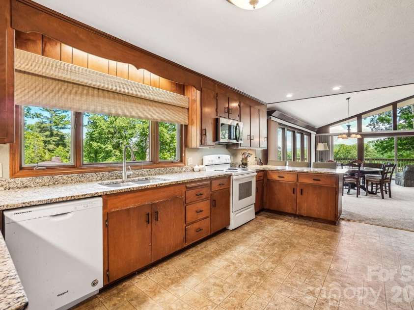 3 Greenbriar Woods Circle, Etowah, NC 28729.  MLS# CAR4380056, YatesRealty ID 28630. 