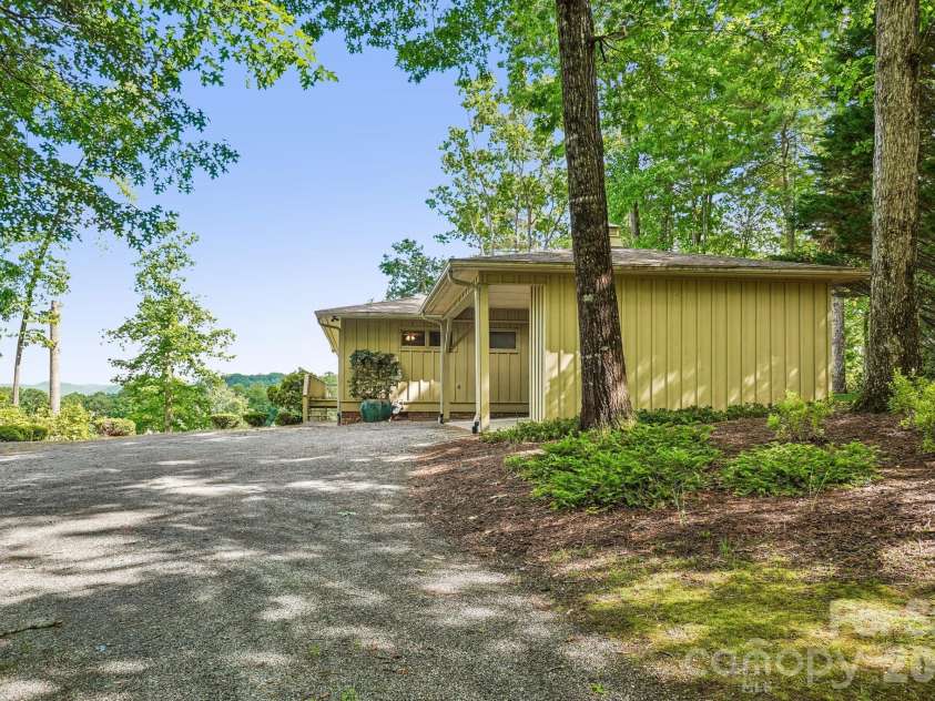 3 Greenbriar Woods Circle, Etowah, NC 28729.  MLS# CAR4380056, YatesRealty ID 28630. 