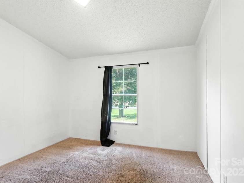 141 Pounders Ridge Lane, Statesville, NC 28677.  MLS# CAR4282204, YatesRealty ID 28631. 