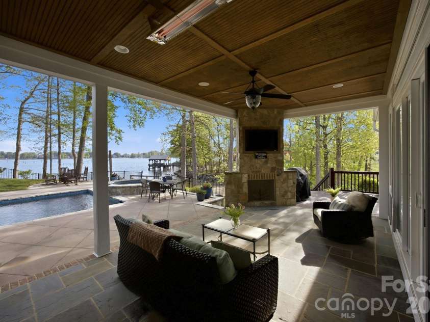 20727 Pointe Regatta Drive, Cornelius, NC 28031.  MLS# CAR4370865, YatesRealty ID 28632. 