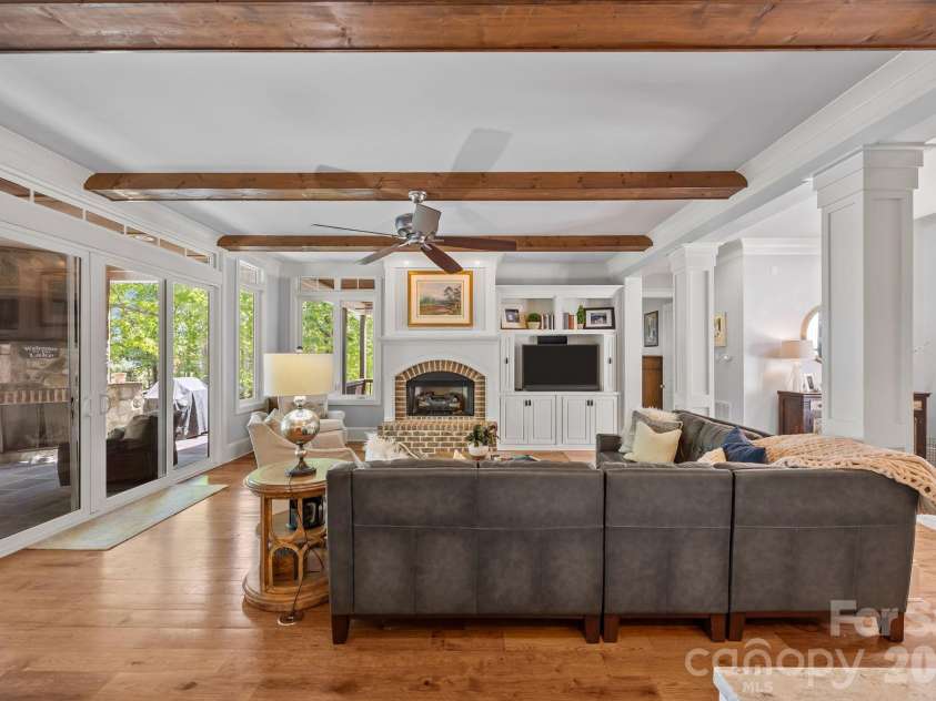 20727 Pointe Regatta Drive, Cornelius, NC 28031.  MLS# CAR4370865, YatesRealty ID 28632. 